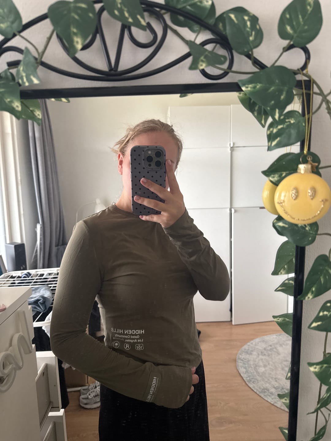 Customer photo review of LABEL LONGSLEEVE TOP SAGE