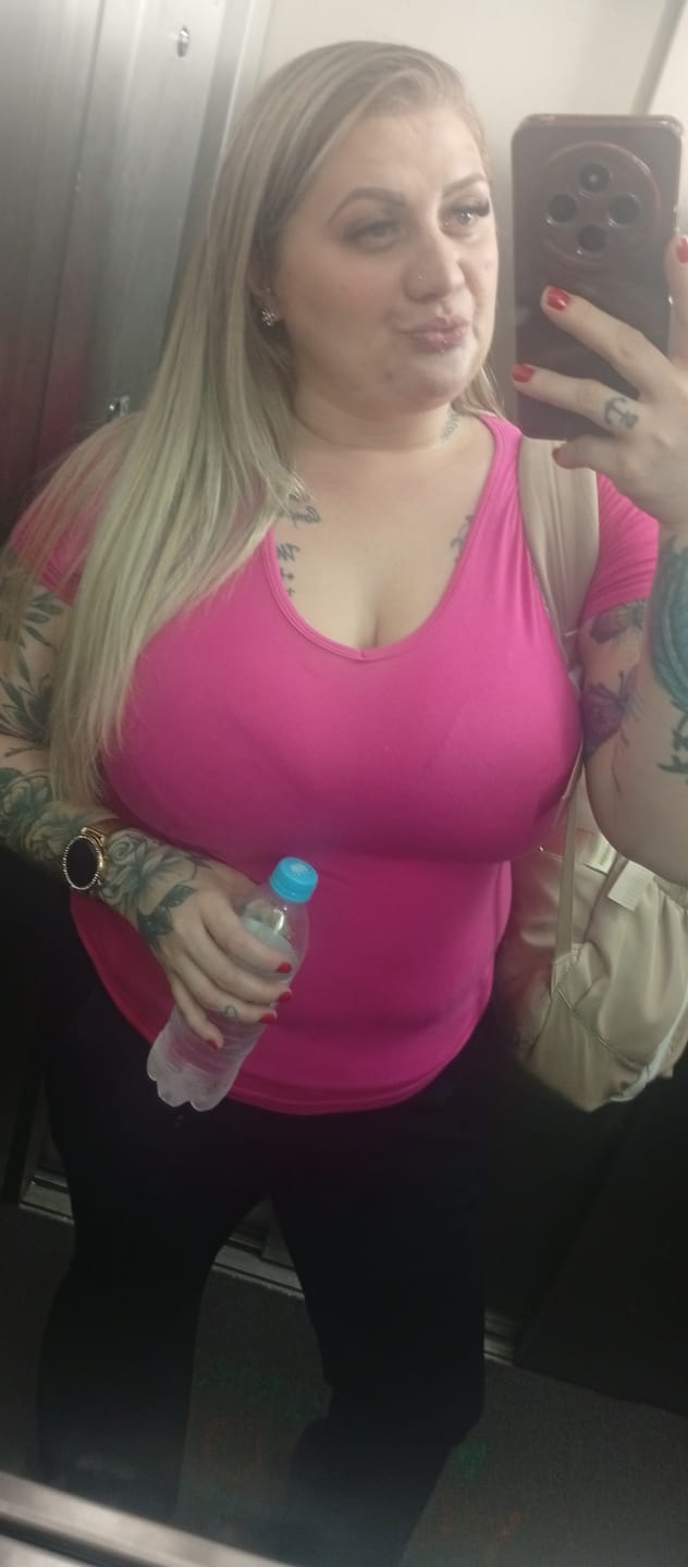 Customer photo review of Happy Hair 3 Potes + 3 Potes Grátis + 1 Pote de Melatonina + 1 Pote de Colágeno (Total 8 Potes)
