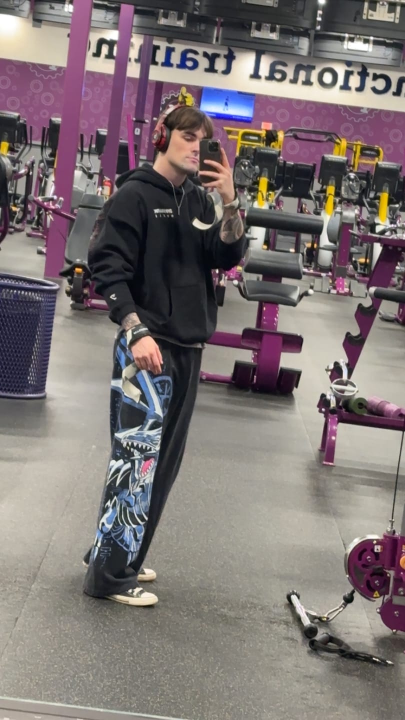 Customer photo review of 2004 - Yu-Gi-Oh!® Sweats