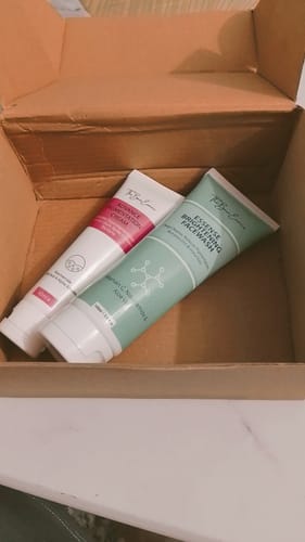Customer's Eco Pigmentation Bundle, showing the face wash and pigmentation cream inside the open box.