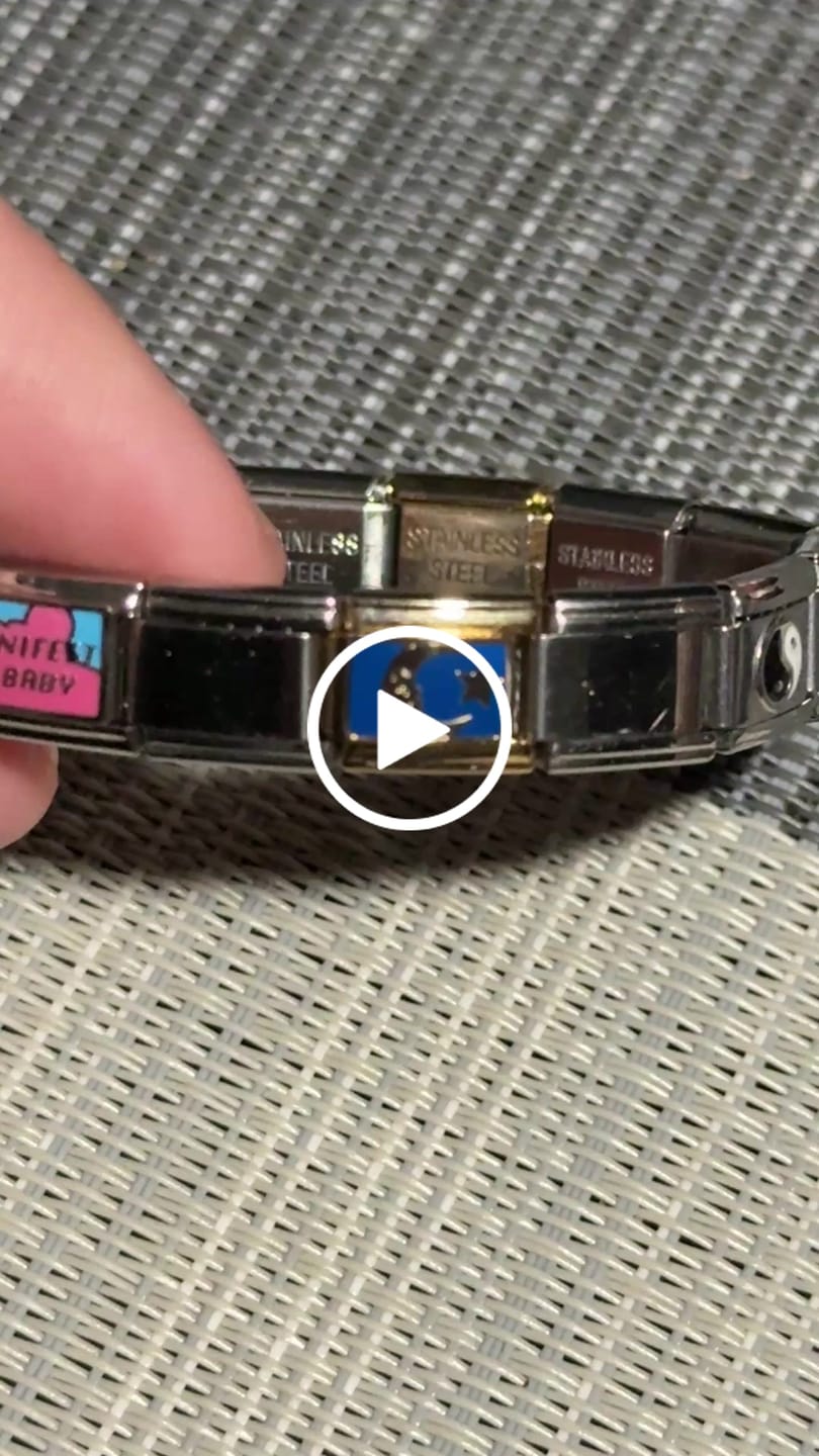 Customer video review of Charm Luna Con Fondo Azul