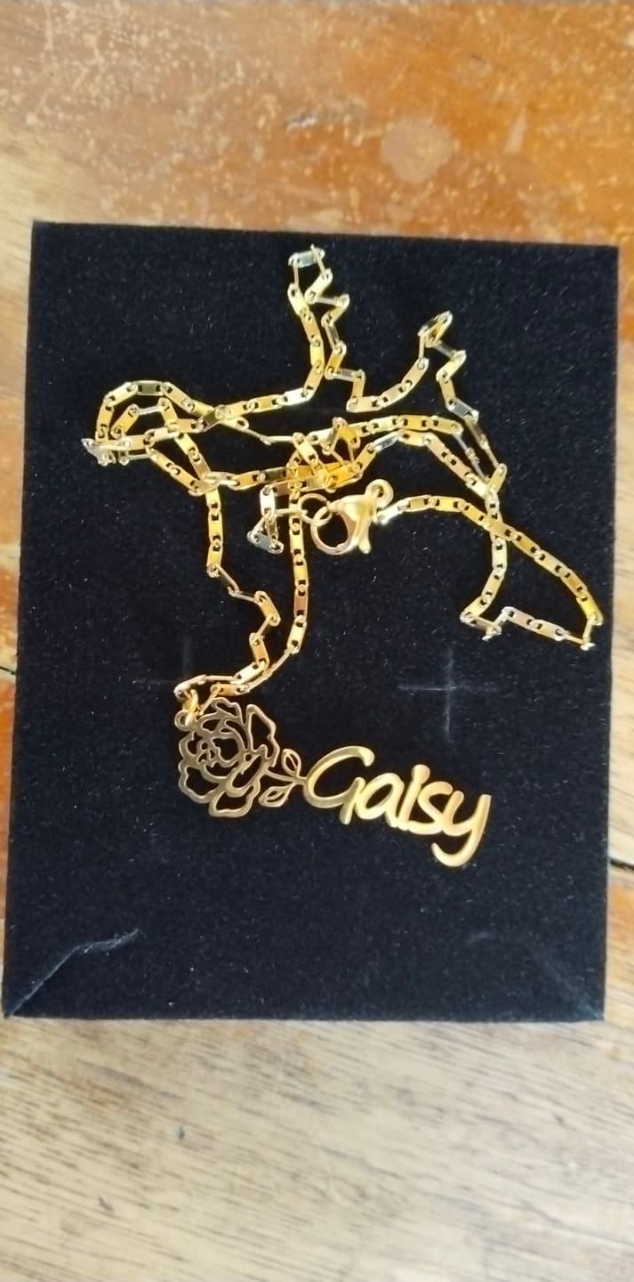 Customer photo review of Script-MT Name Necklace