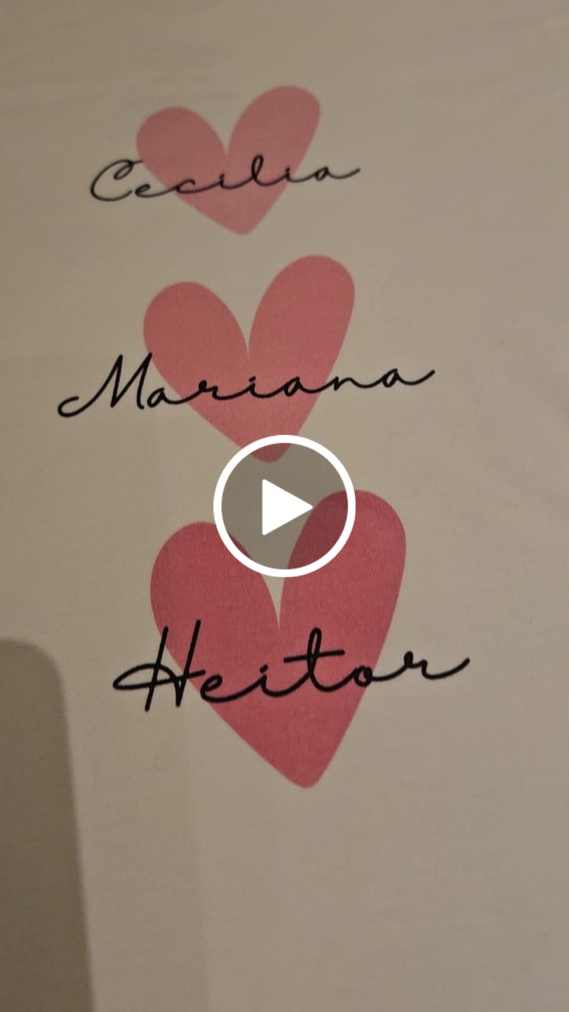 Customer video review of Camiseta Personalizada - CORAÇÕES E NOMES (Até 5 nomes) - 100% Algodão