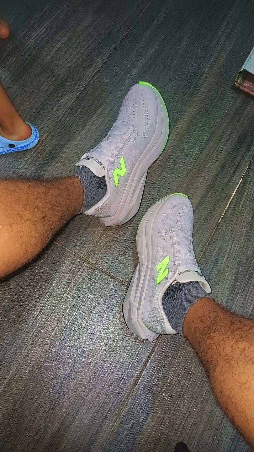 Customer photo review of New Balance FuelCell SuperComp Trainer v3 Hombre Grey Matter Mint Flash