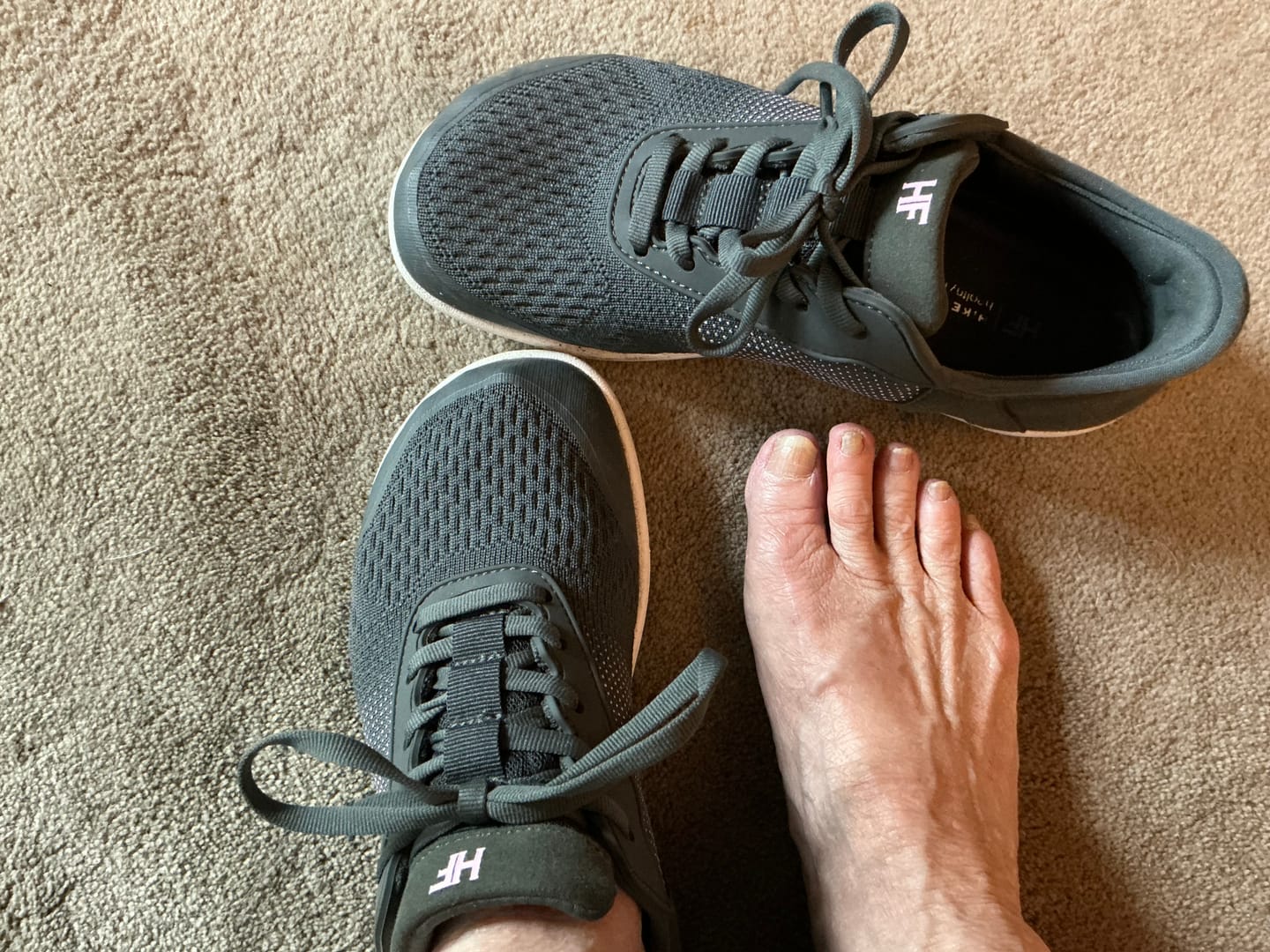 Customer photo review of HF Flow – Minimalistic Shoes for Foot, Knee & Back Pain