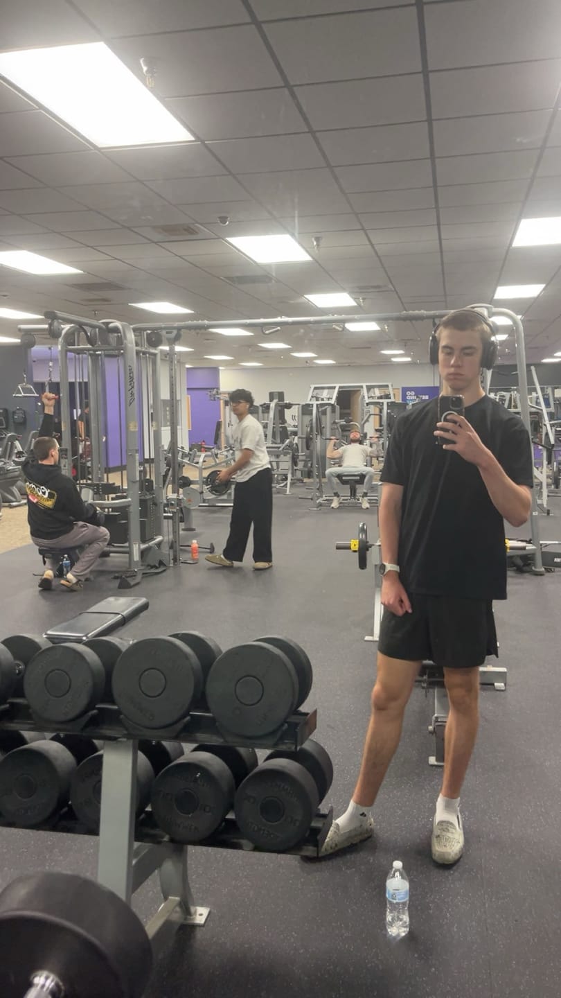 Customer photo review of 401 Essential Jacked Tees