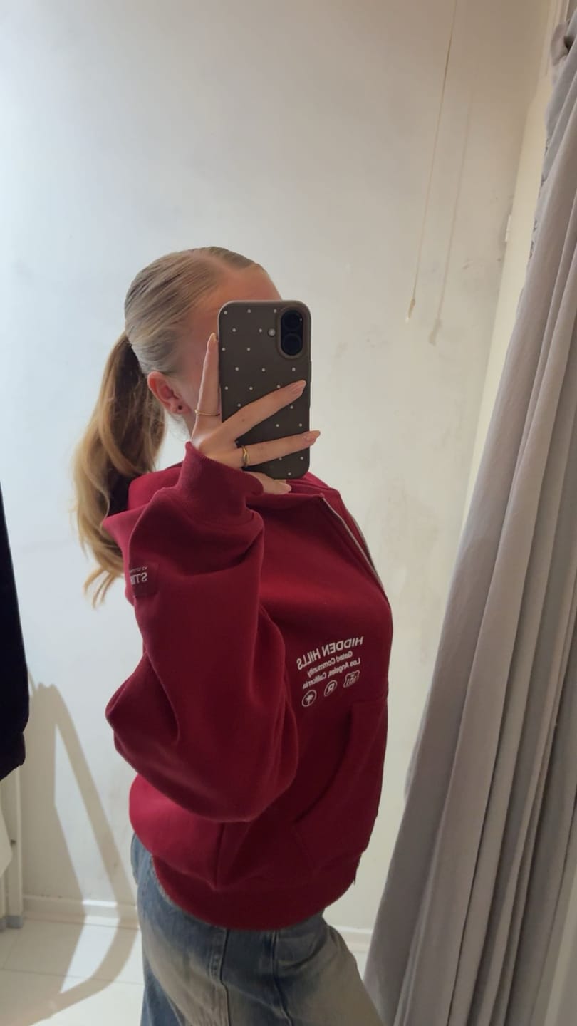 Customer photo review of LABEL ZIP HOODIE BURGUNDY