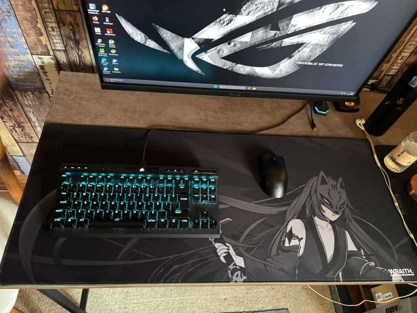 Customer photo review of Wraith Kitsune Edition Deskmat