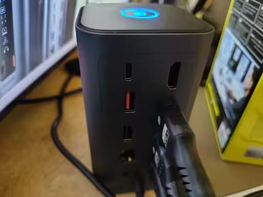 Customer photo review of 12-in-1 USB-C Hub – Doppelt 4K HDMI, 100W PD, RJ45, SD/TF