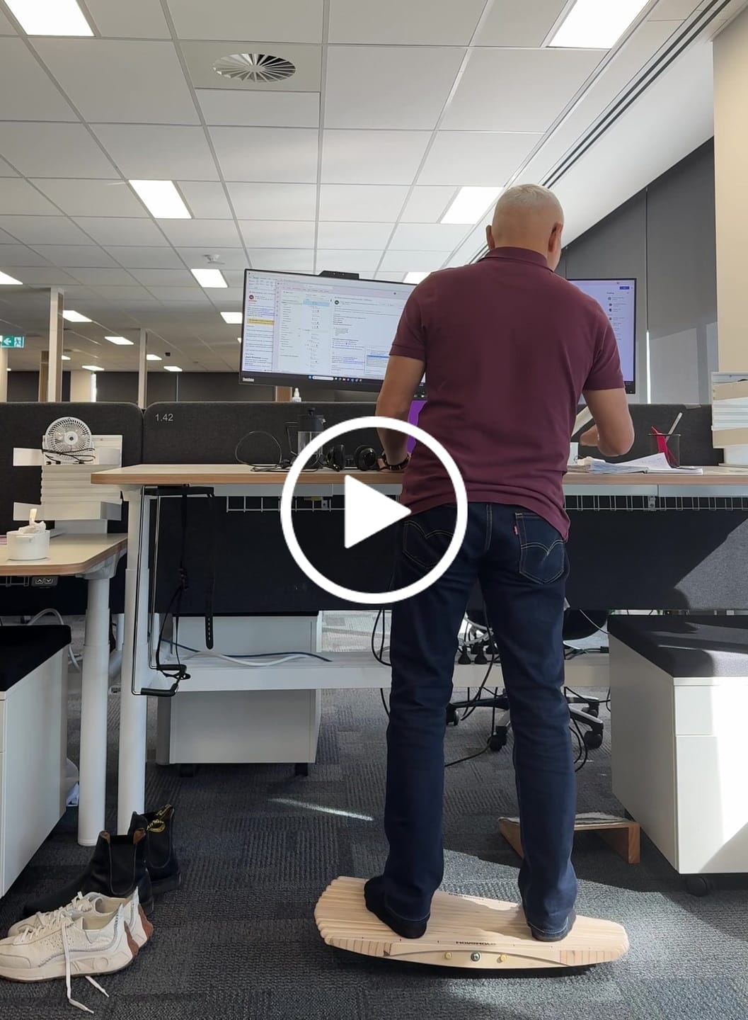 Customer video review of Movemate™ Active Standing Board
