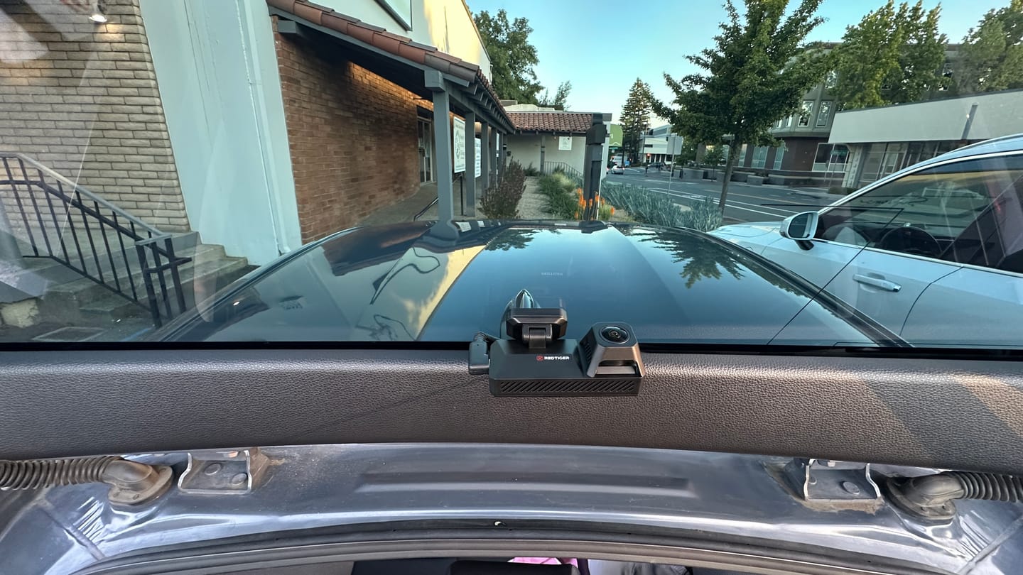 Customer photo review of F77 STARVIS 2 4K+4K Dual IMX678 Voice Control 5.8GHz High Speed WIFI Dash Cam