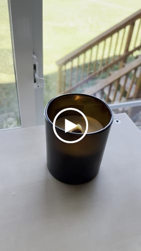 Customer video review of Georgia Peach Candle by Eryn Carroll