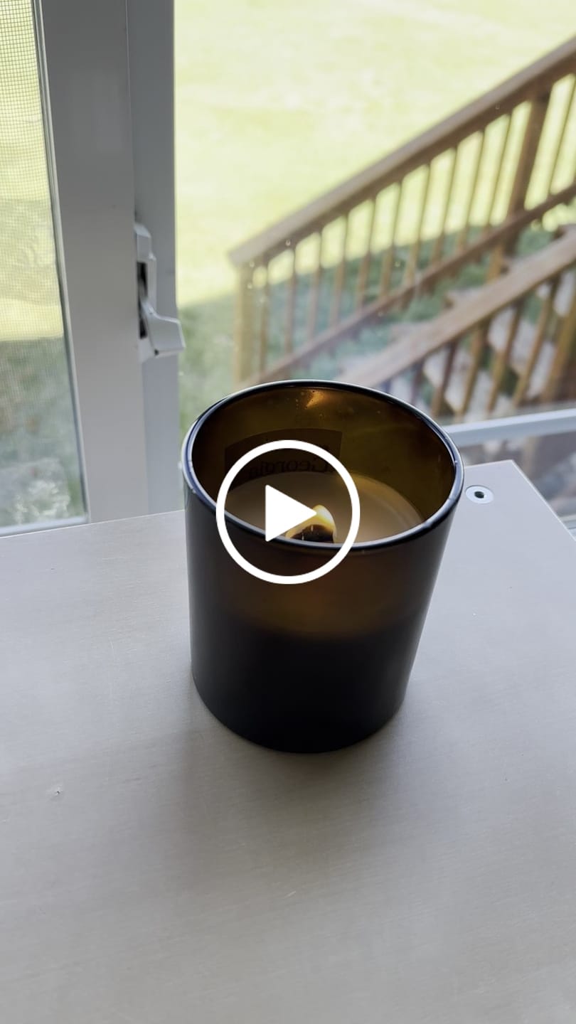 Customer video review of Georgia Peach Candle by Eryn Carroll
