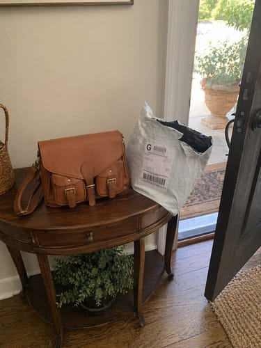 Customer photo review of Buffalo Leather Vintage Frontier Crossbody Bag