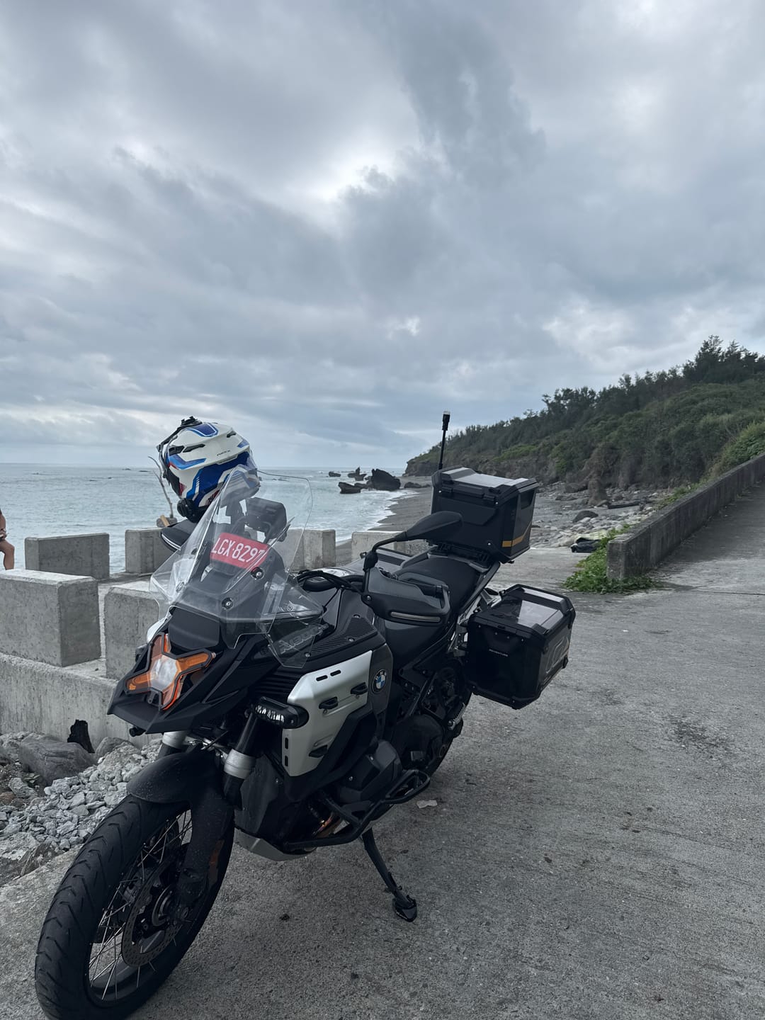 Customer photo review of Headlight Guard Kit for BMW R1300GS / R1300GS Adventure