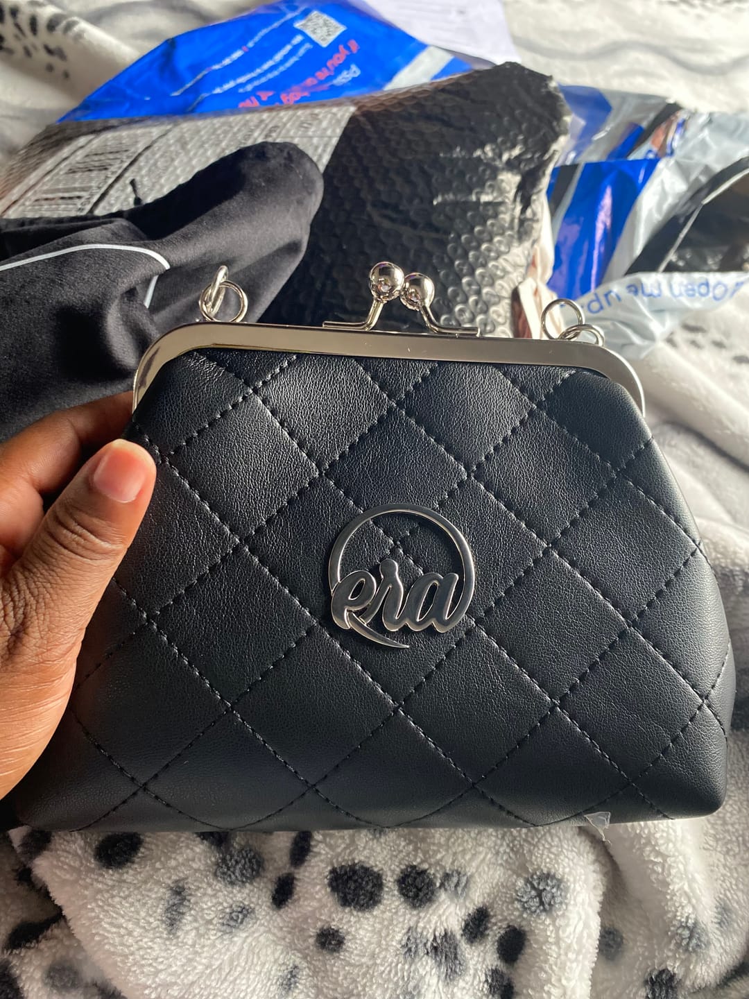 Customer photo review of ERA Mini Kisslock Chain Bag – Black