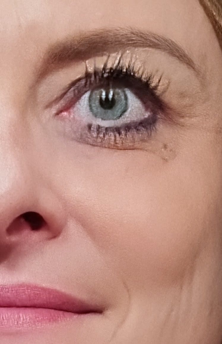 Customer photo review of Hairplus - Siero Ciglia e Sopracciglia +50% Lunghezza in 4 Settimane