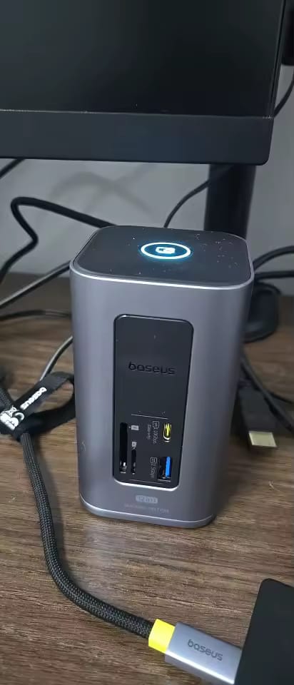 Customer photo review of 12-in-1 USB-C Hub – Doppelt 4K HDMI, 100W PD, RJ45, SD/TF