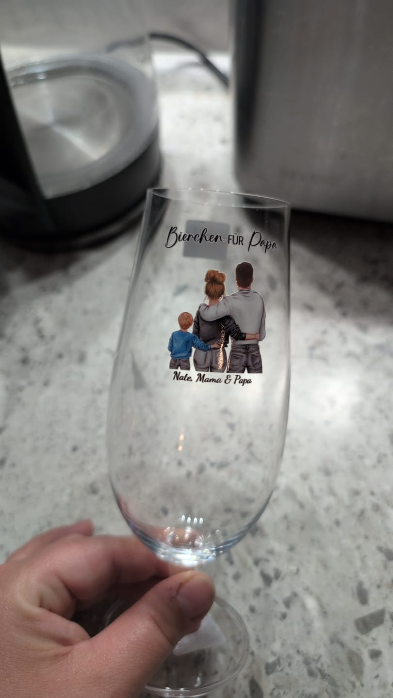 Customer photo review of Jeden Tag – Personalisiertes Bierglas für Papa zum Vatertag