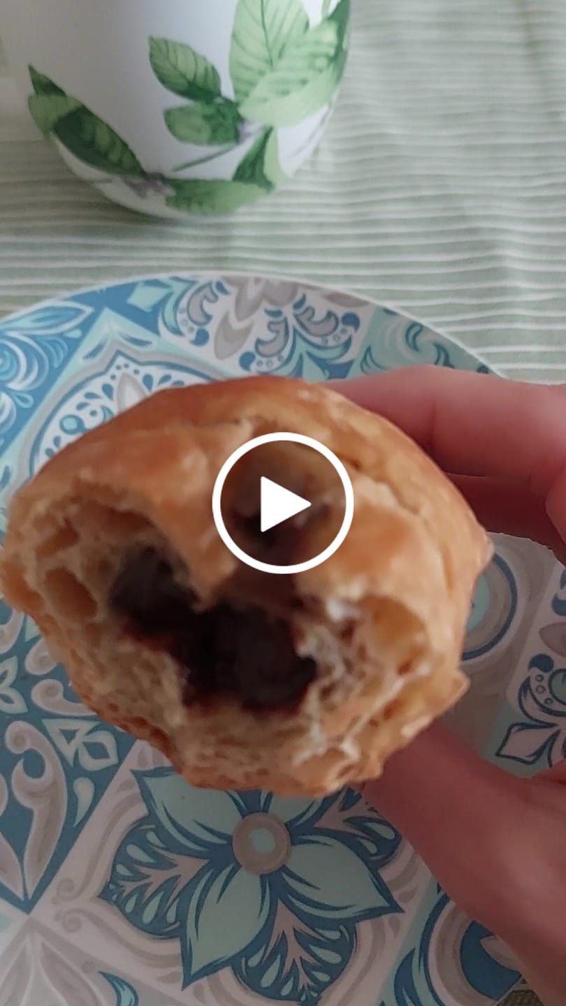 Customer video review of 15 Cornetti proteici ripieni di crema alla nocciola