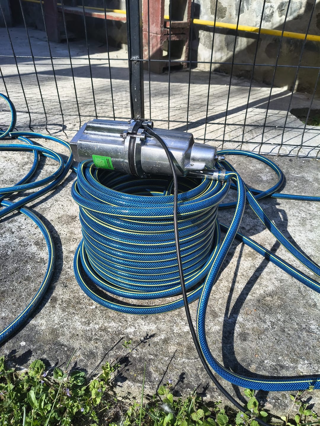 Customer photo review of Pompa submersibila 0.5kW 2.4mc/h si 50m Furtun 3 straturi si intrerupator IP65