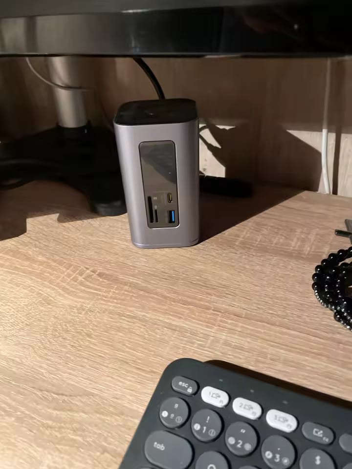 Customer photo review of 12-in-1 USB-C Hub – Doppelt 4K HDMI, 100W PD, RJ45, SD/TF