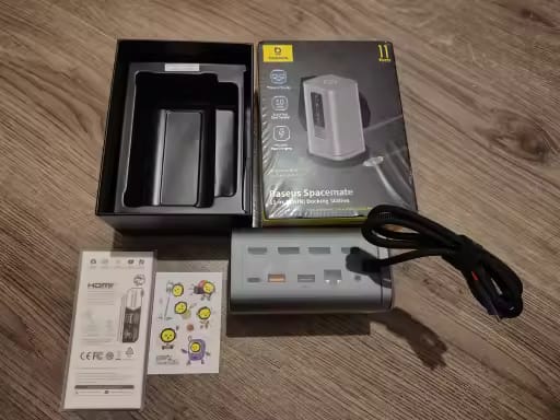 Customer photo review of 12-in-1 USB-C Hub – Doppelt 4K HDMI, 100W PD, RJ45, SD/TF