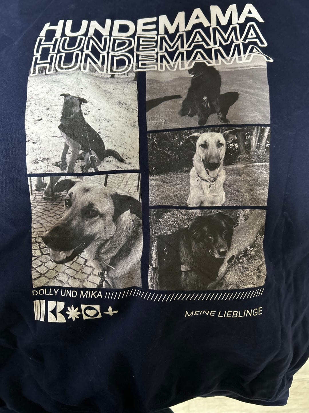 Customer photo review of Personalisierter Hoodie - Dog Mom
