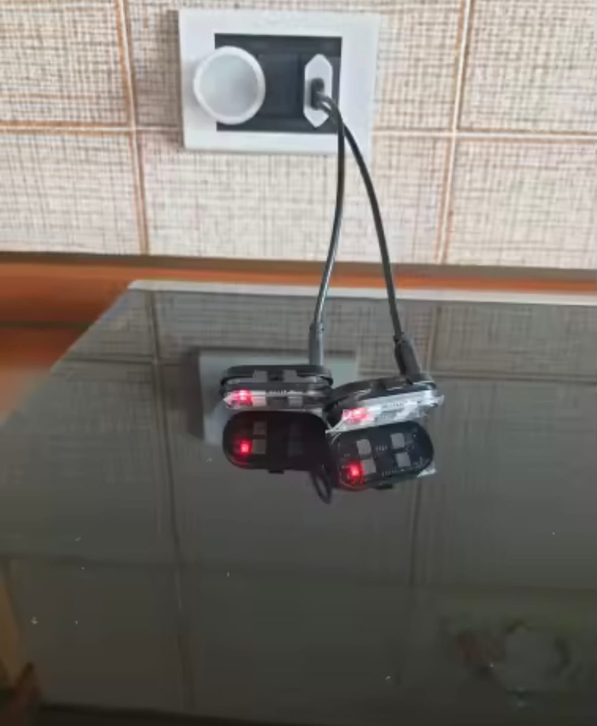 Customer photo review of Kit Premium Iluminación Ambiental LED RGB