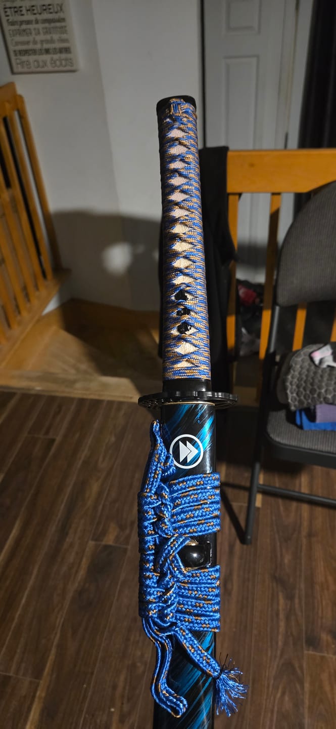 Customer photo review of The Doragon suparo Handmade Katana Extra Sharp Spring Steel Unokubi-Zukuri
