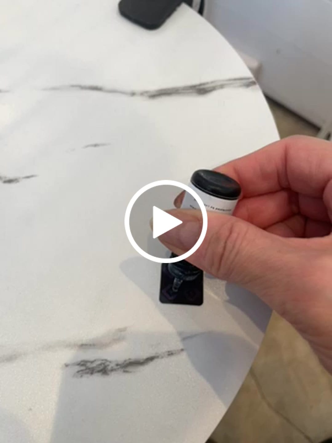 Customer video review of LEDアクアグルー