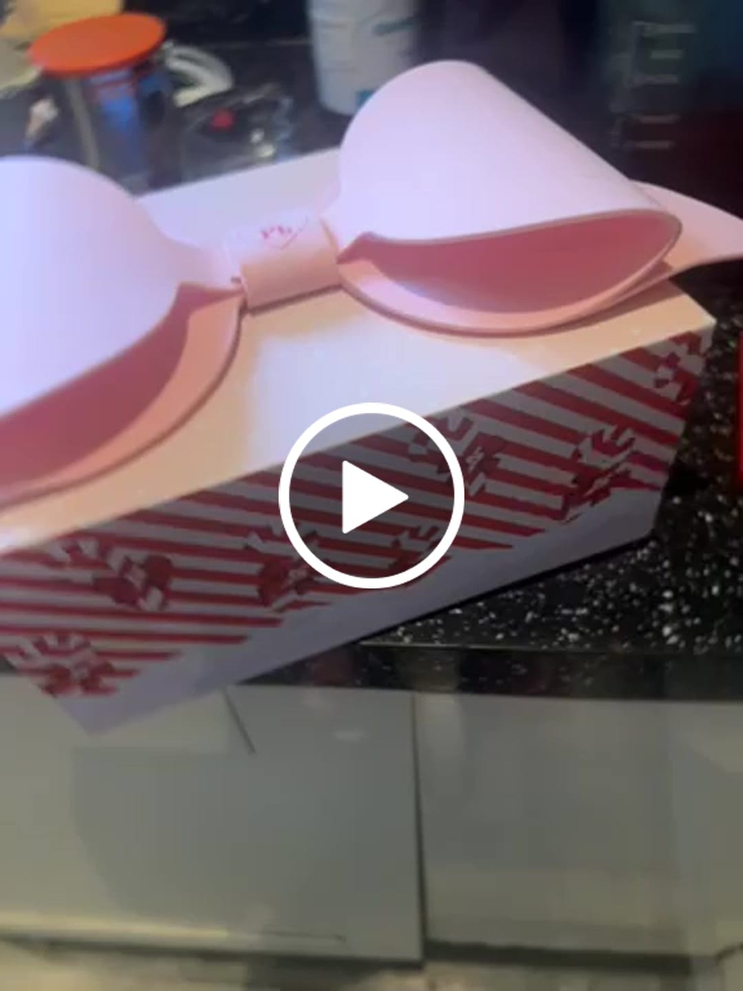 Customer video review of P.Louise Under-Eye Brightening Powder