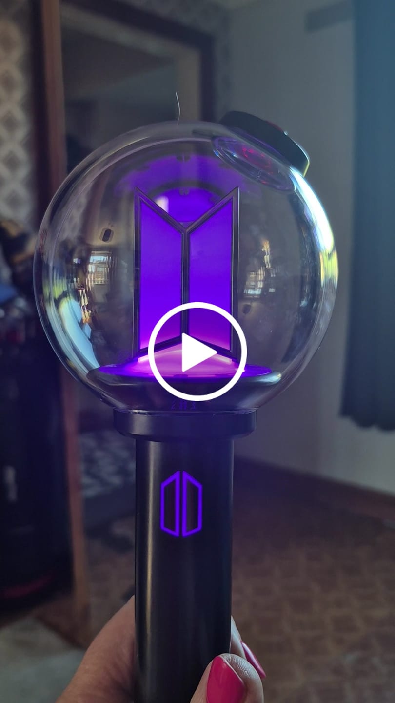Customer video review of [3RD PRE-ORDER] BTS - OFFICIAL LIGHT STICK VER.4 PARTS ARMY VER