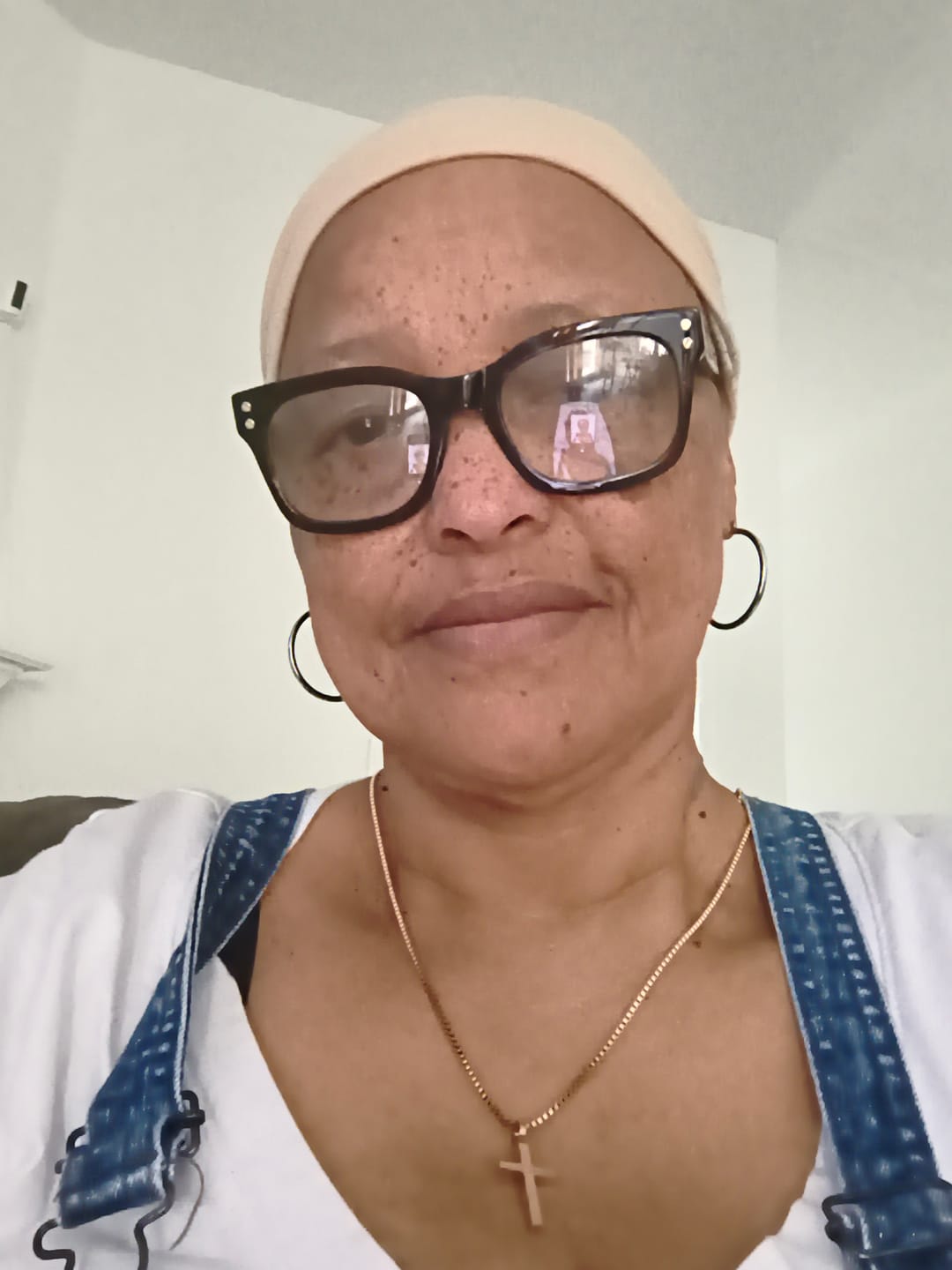 Customer photo review of Classic Cross & Box Chain