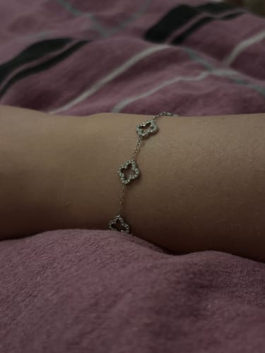 Customer photo review of Spring Lucky Leaf Armband 14K Vergoldet