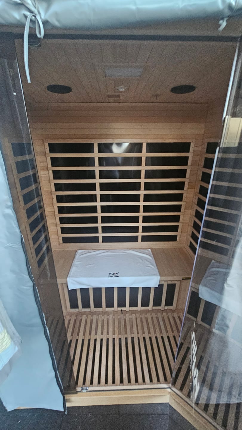 Customer photo review of Kylin Low EMF Carbon Infrared Sauna Room 3 Person H6303 (Floor Heater included)