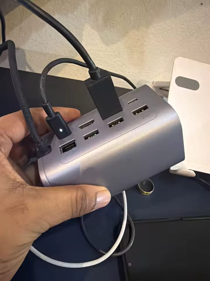 Customer photo review of 12-in-1 USB-C Hub – Doppelt 4K HDMI, 100W PD, RJ45, SD/TF