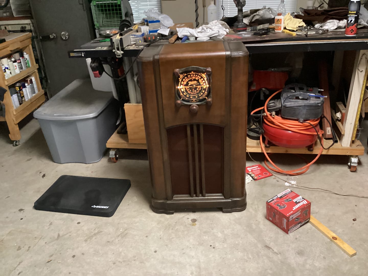 Customer photo review of Zenith Large Pinch Solid Wood Reproduction Radio Knob- Antique Radio Repair