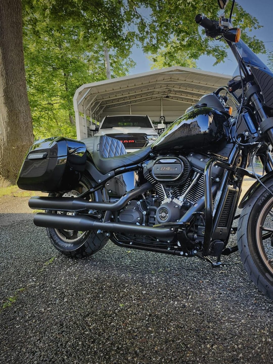 Customer photo review of 40L - Lamellar Raven Extra Large Painted Motorcycle Hard Saddlebags for Harley Softail Low Rider S FXLRS