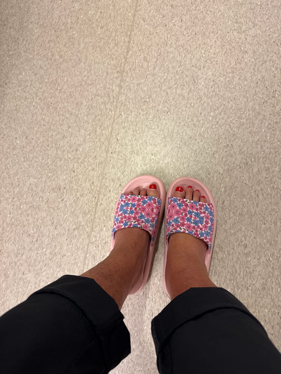 Customer photo review of HappyFlops Botanics