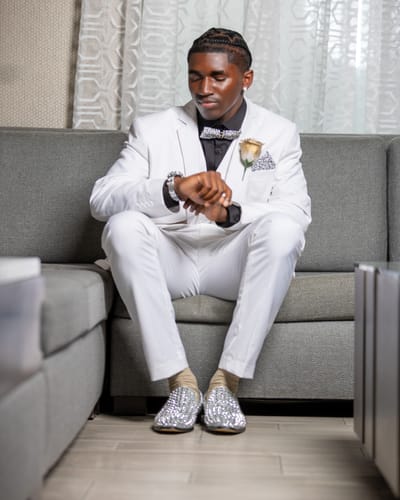 Customer photo review of Men's 3-Piece One Button Solid White wedding Suit