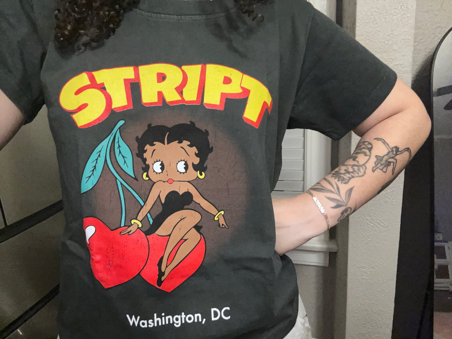 Customer photo review of BETTY BOOP VINTAGE TEE