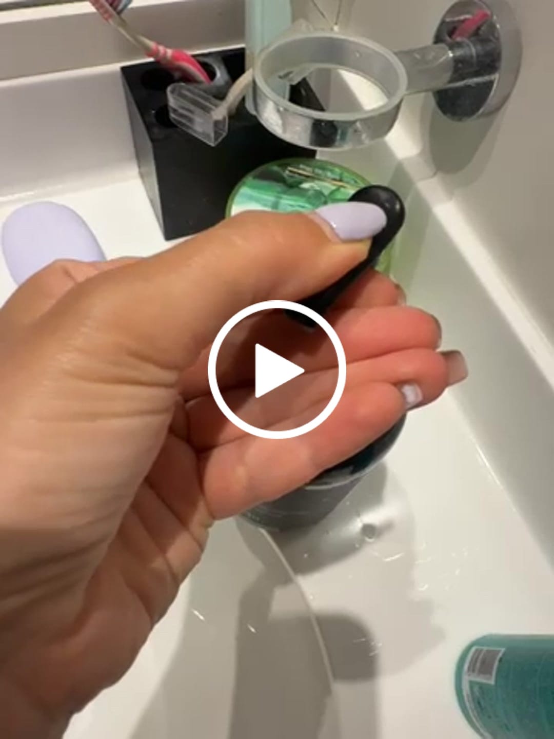 Customer video review of Exfoliating Hand Wash With Dead Sea Minerals 500ml