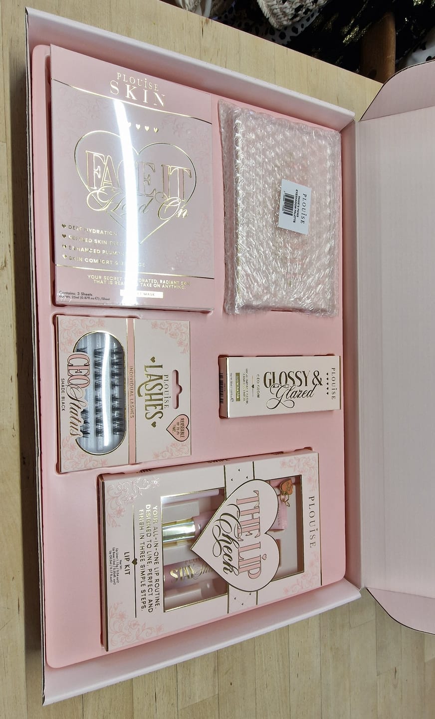 Reseña de la foto del cliente de P. Louise Budget Box (suscripción mensual) Fecha de inicio Abril