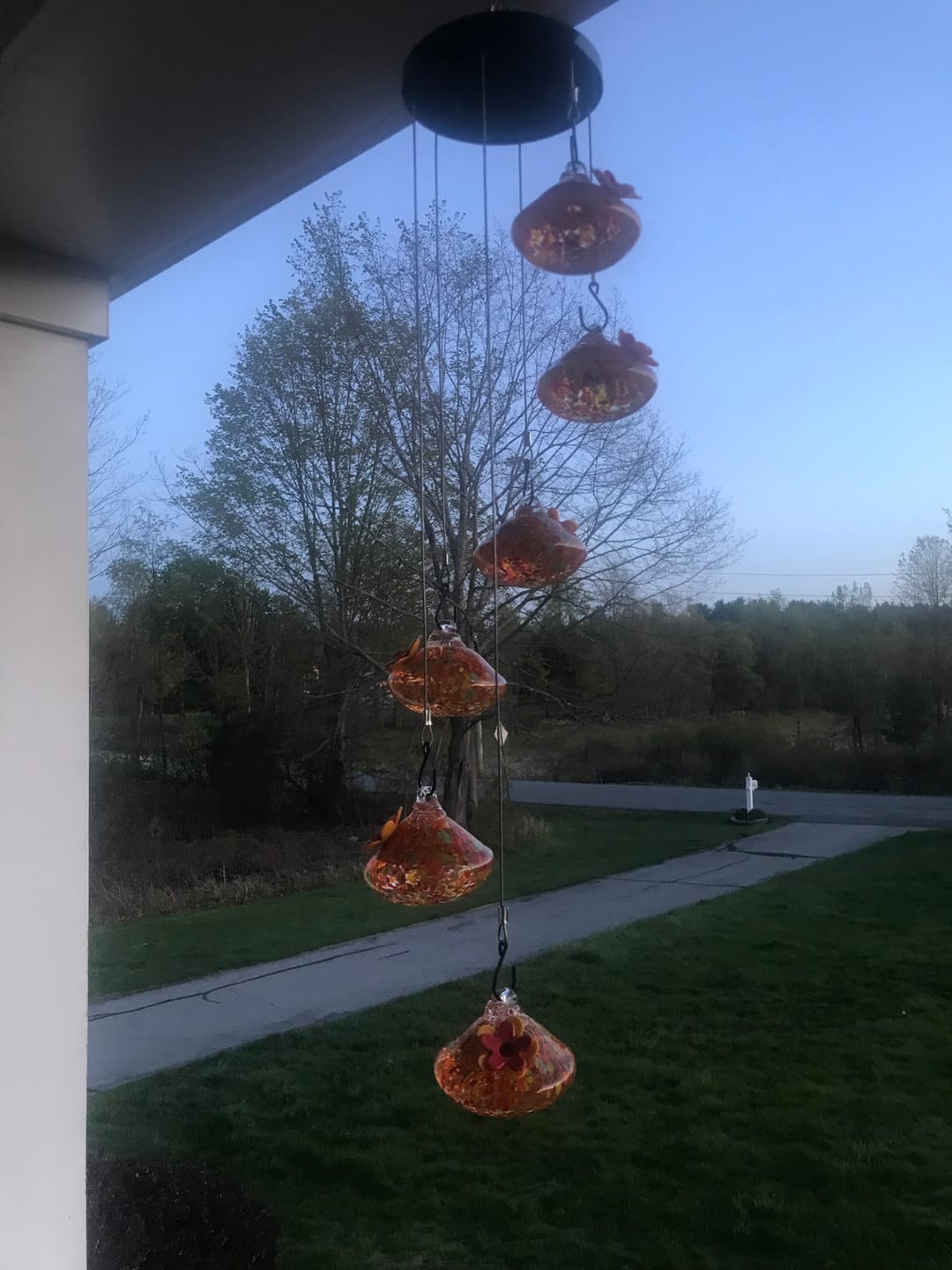 Customer photo review of VINGUYS Hummingbird Feeder with Wind Chimes