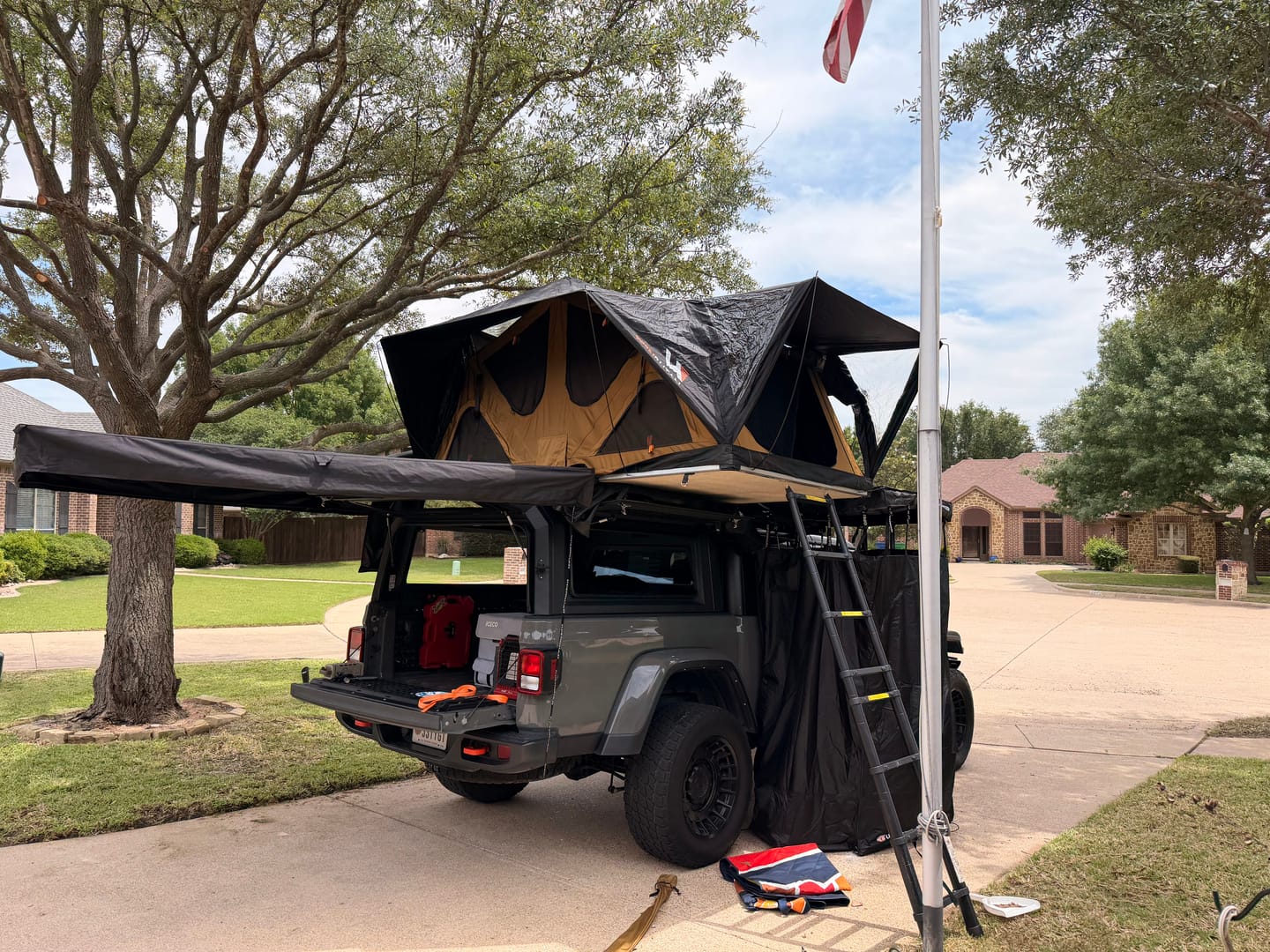 Customer photo review of OPENROAD Quick-Open Overland Shower/Privacy Awning V2