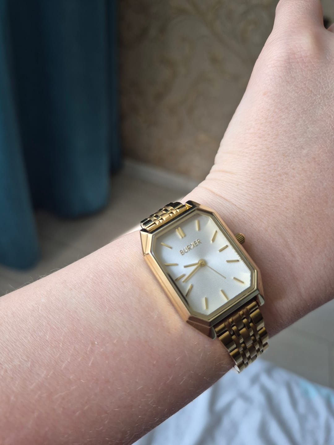 Customer photo review of Isabell Gold