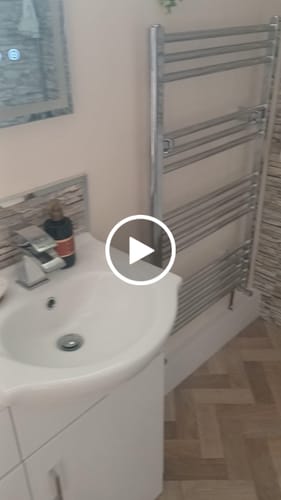 Customer video review of ShowerWorX 800mm Wet Room 8mm Screen & Support Bar