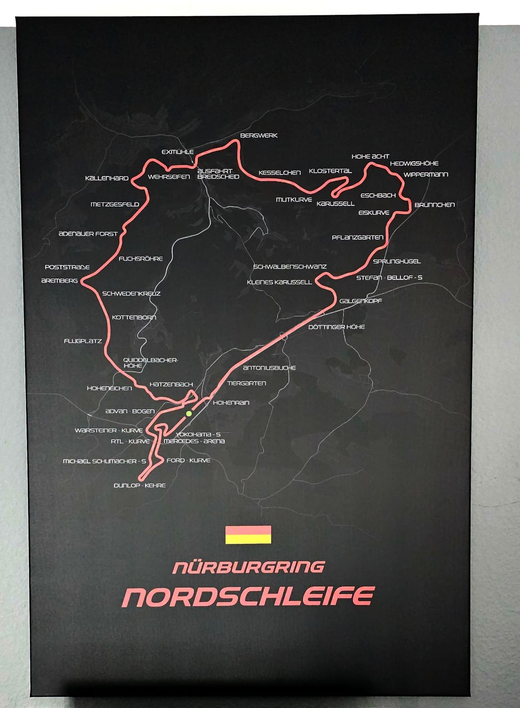 Customer photo review of Nürburgring Nordschleife - Individuelles Wandbild