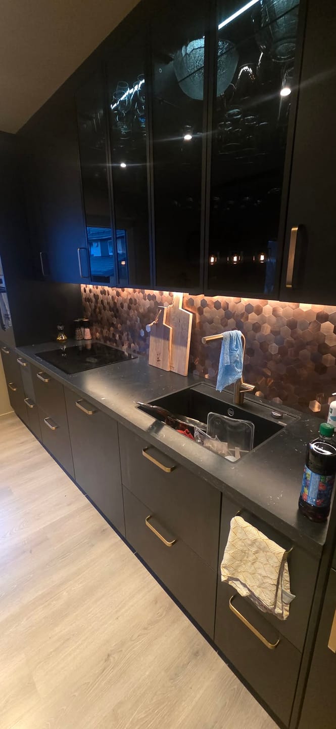 Customer photo review of 10-pk Sofie hexagon selvklebende veggfliser